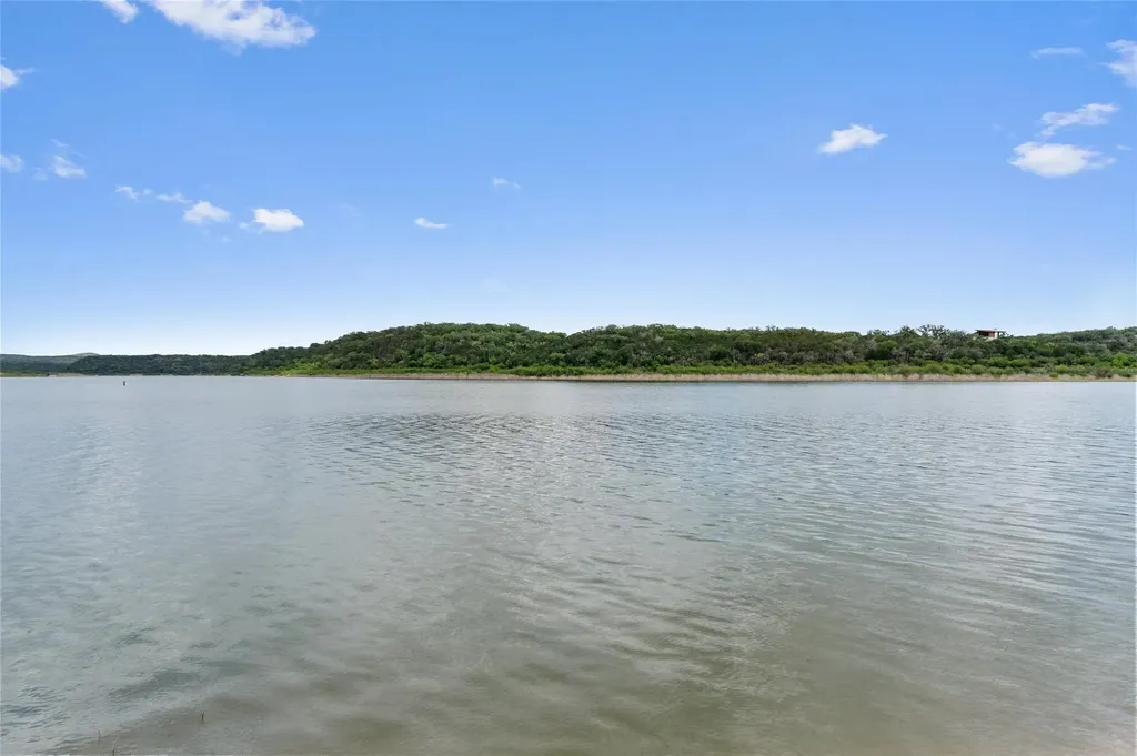 117 Lake View Drive Spicewood TX 78669