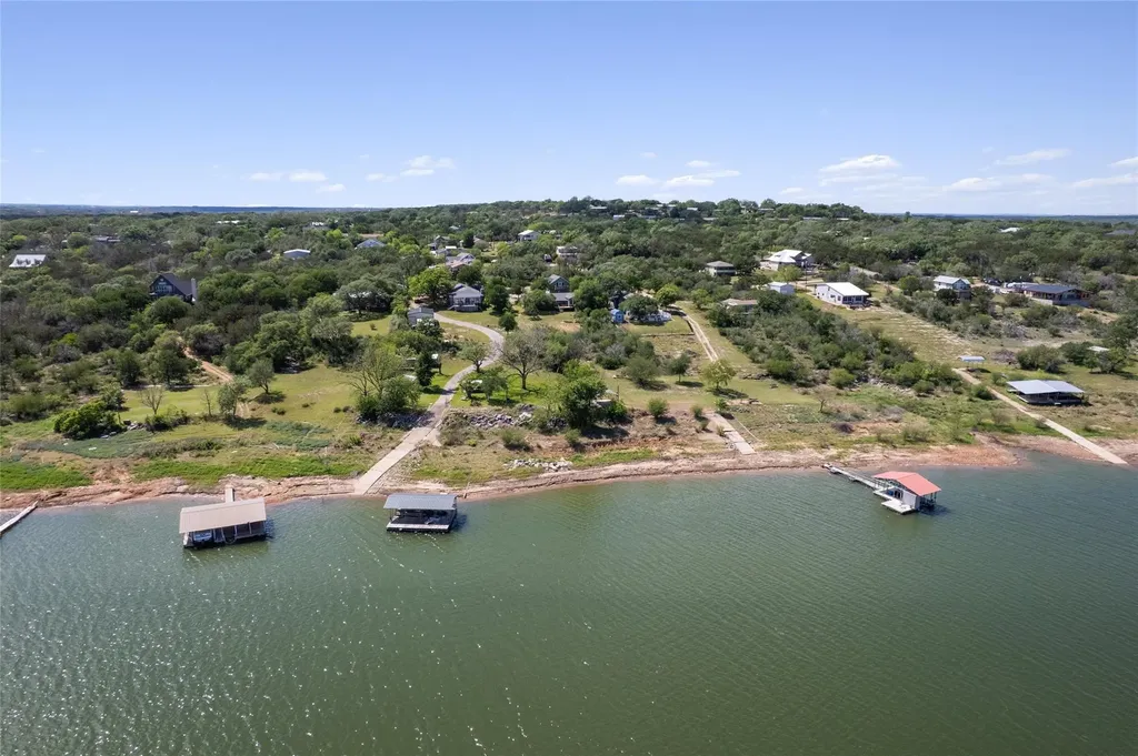 117 Lake View Drive Spicewood TX 78669