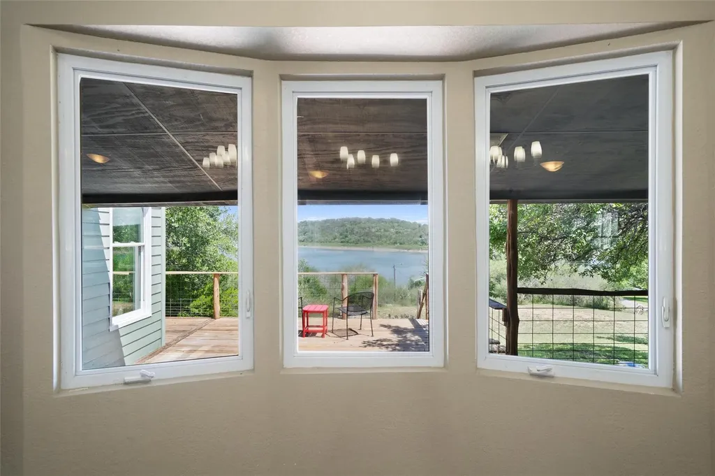 117 Lake View Drive Spicewood TX 78669