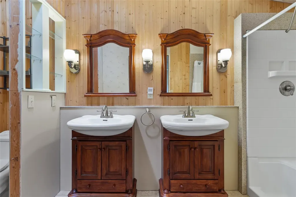 117 Lake View Drive Spicewood TX 78669