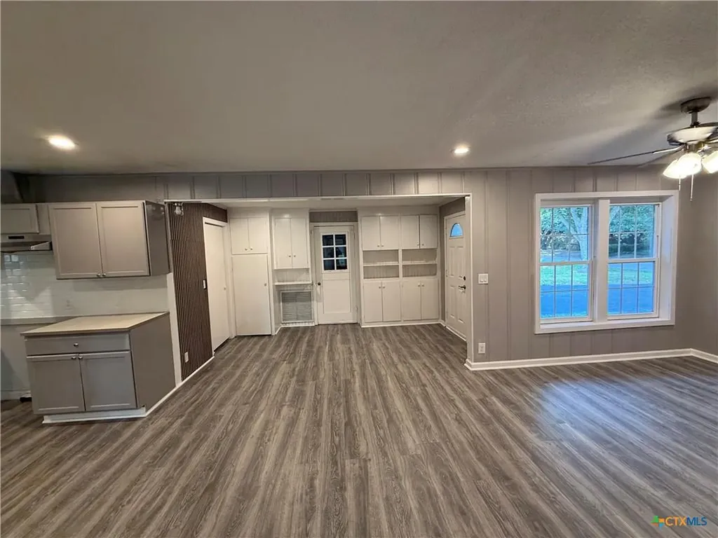 302 Smith Street Gonzales TX 78629