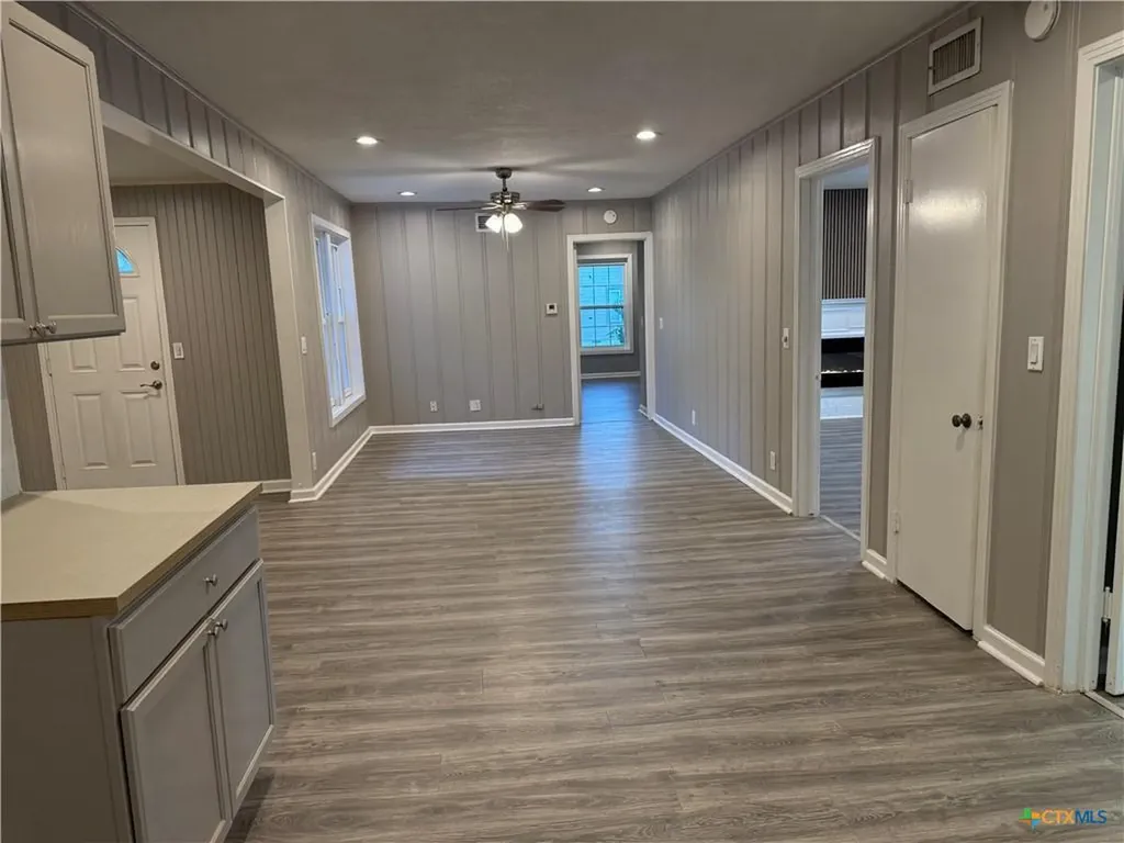 302 Smith Street Gonzales TX 78629