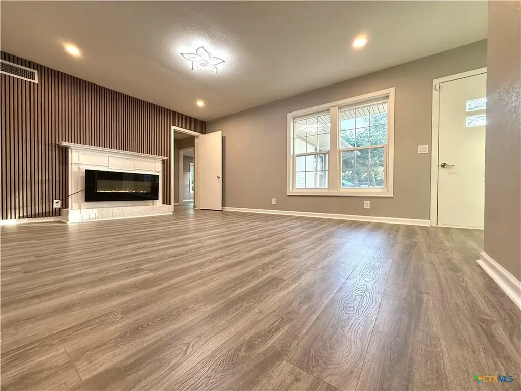302 Smith Street Gonzales TX 78629