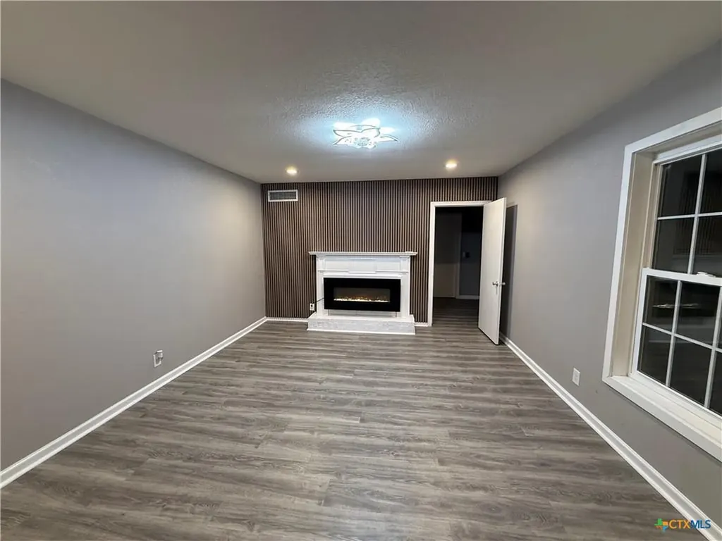 302 Smith Street Gonzales TX 78629