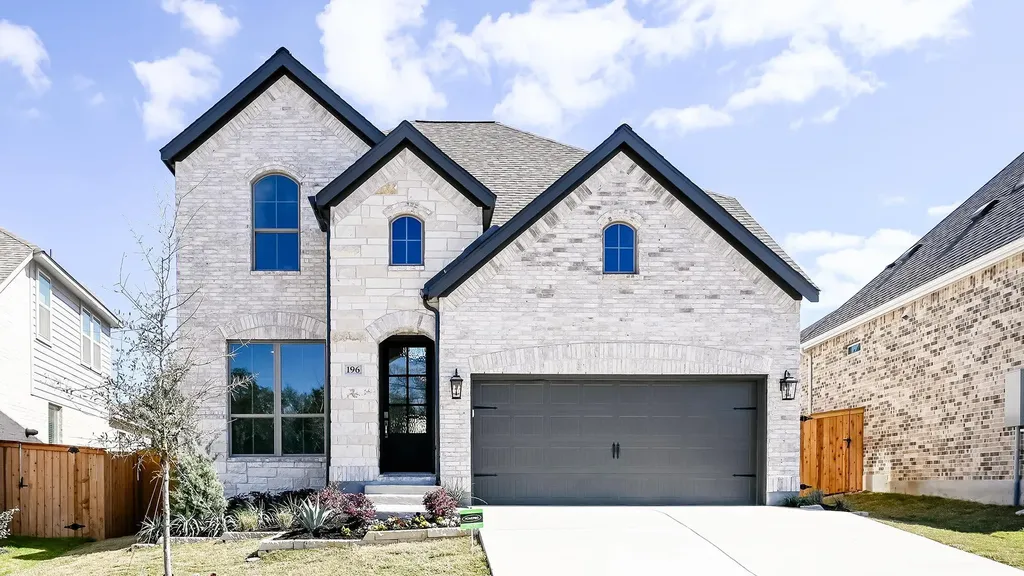 196 Basket Flower Loop Kyle TX 78640