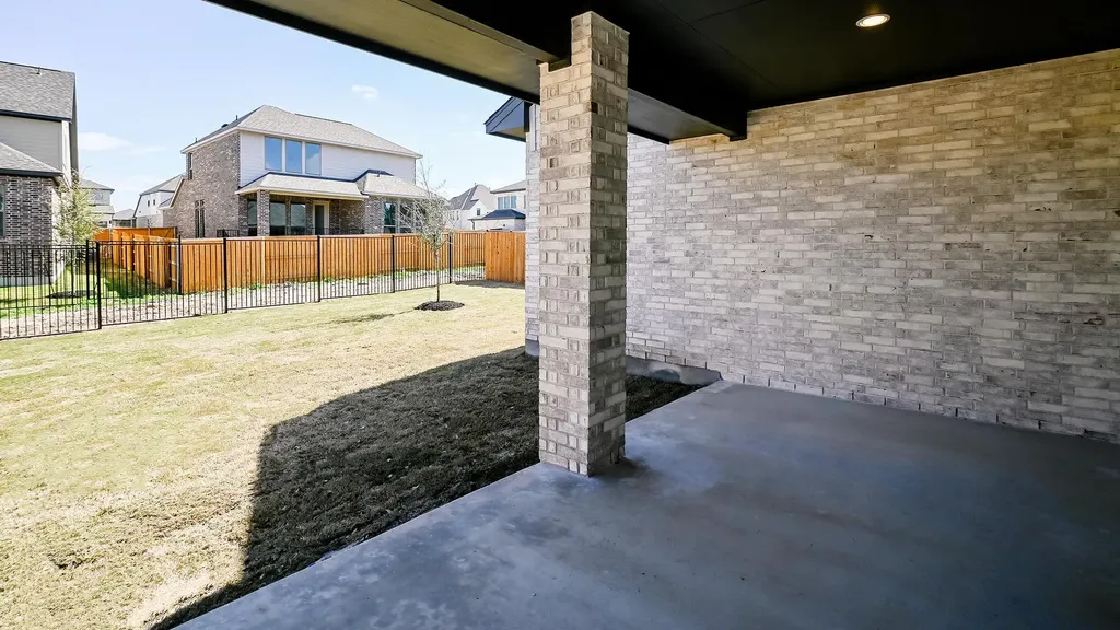 196 Basket Flower Loop Kyle TX 78640