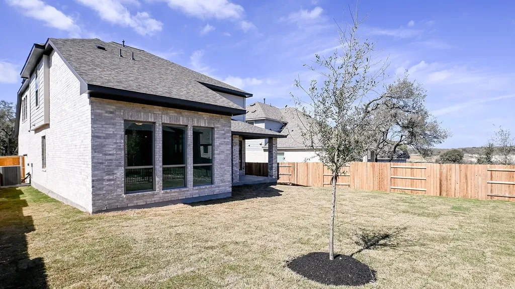 196 Basket Flower Loop Kyle TX 78640