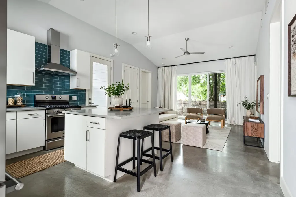 1703 Perez Street Austin TX 78721