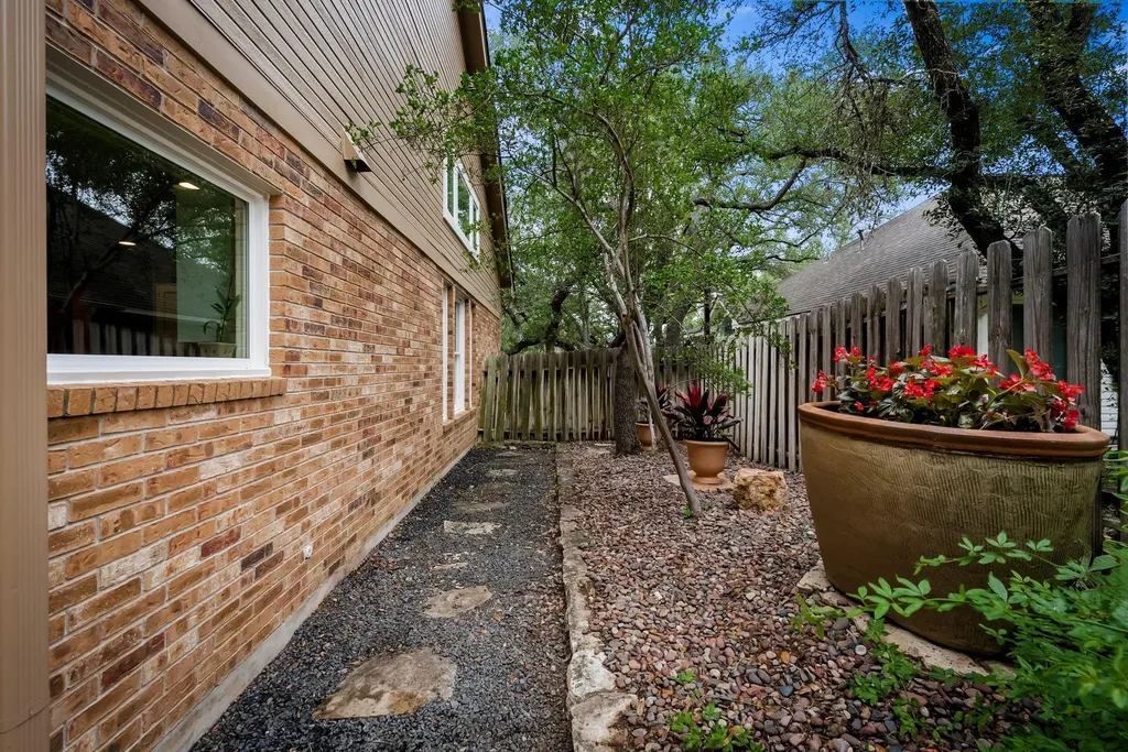 3605 Latimer Drive Austin TX 78732