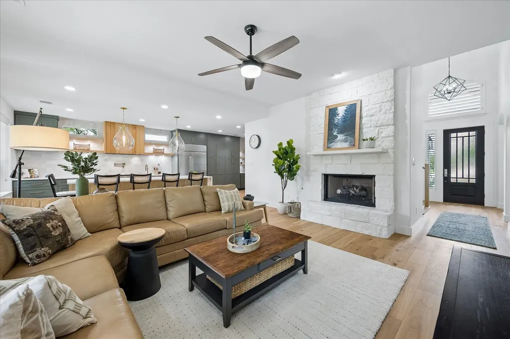 12109 Estrada Court Austin TX 78732