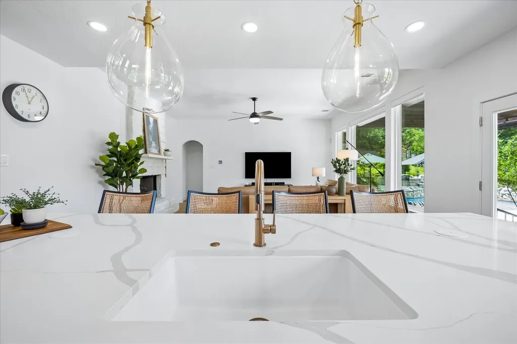 12109 Estrada Court Austin TX 78732