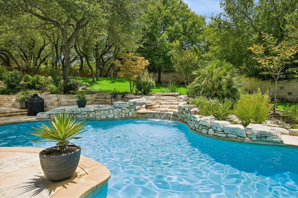 12109 Estrada Court Austin TX 78732