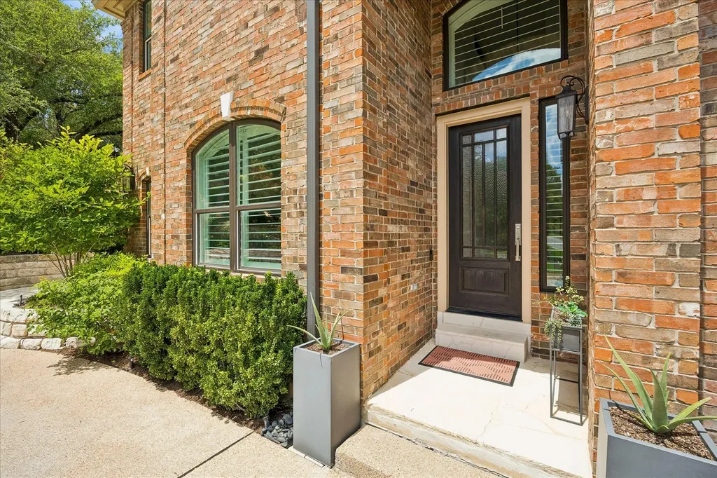 12109 Estrada Court Austin TX 78732
