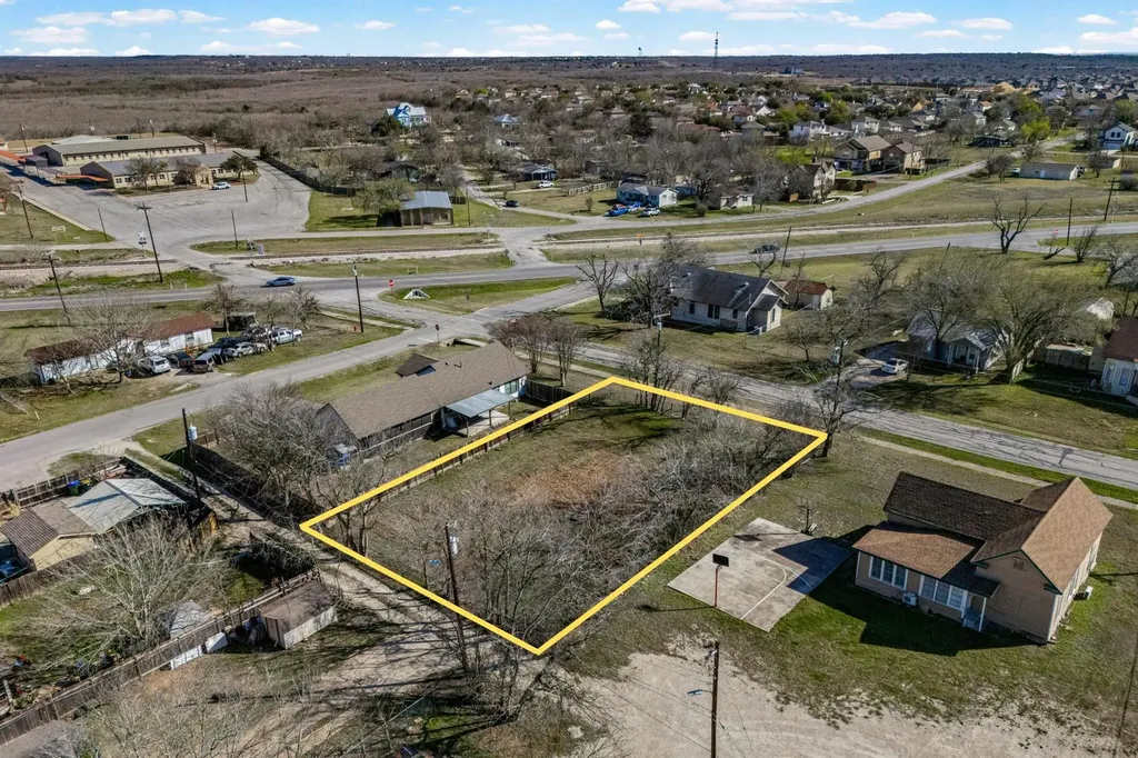 Tbd Eggleston Street Manor TX 78653