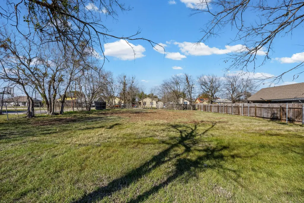 Tbd Eggleston Street Manor TX 78653