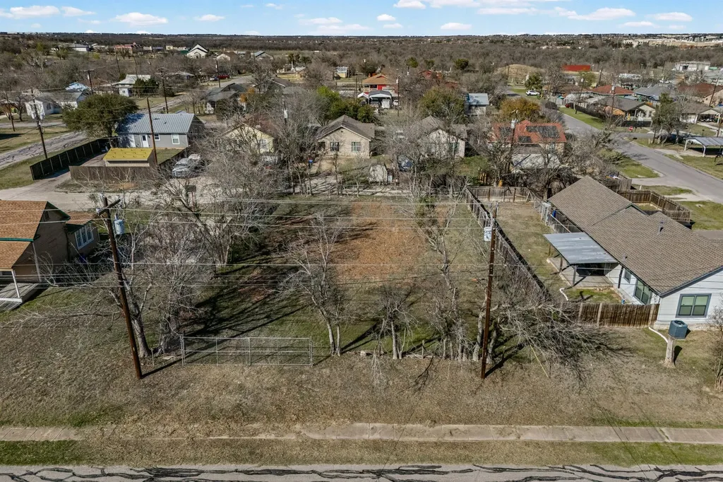 Tbd Eggleston Street Manor TX 78653