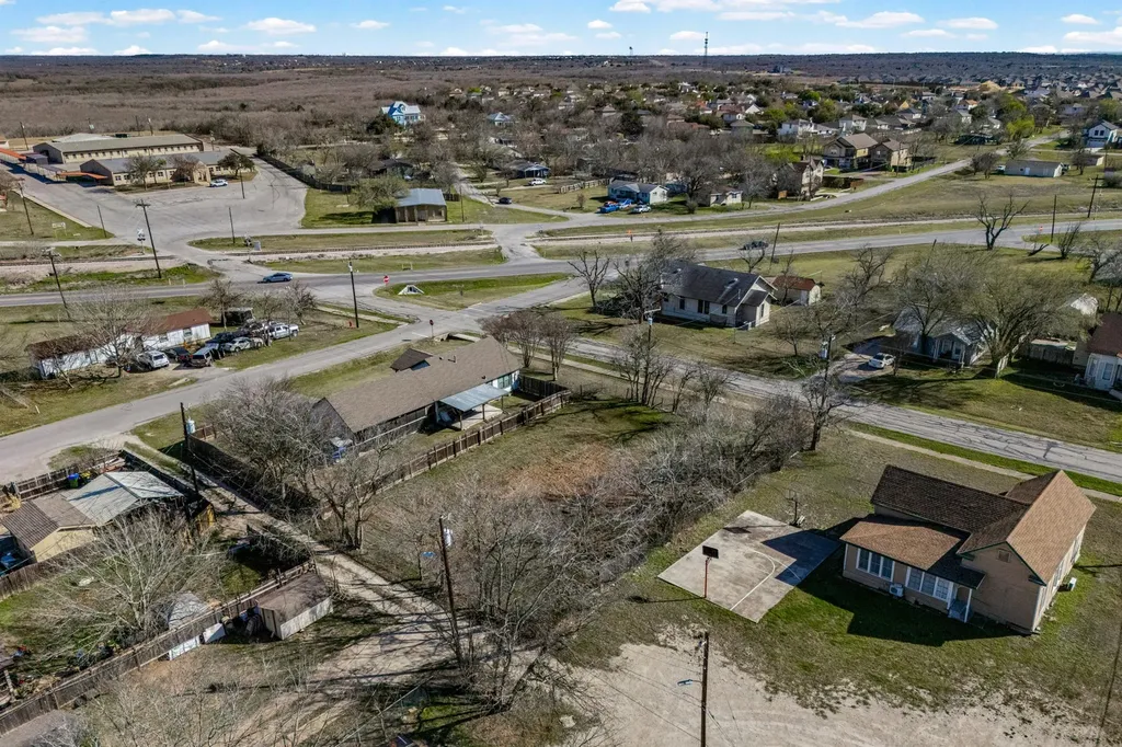 Tbd Eggleston Street Manor TX 78653