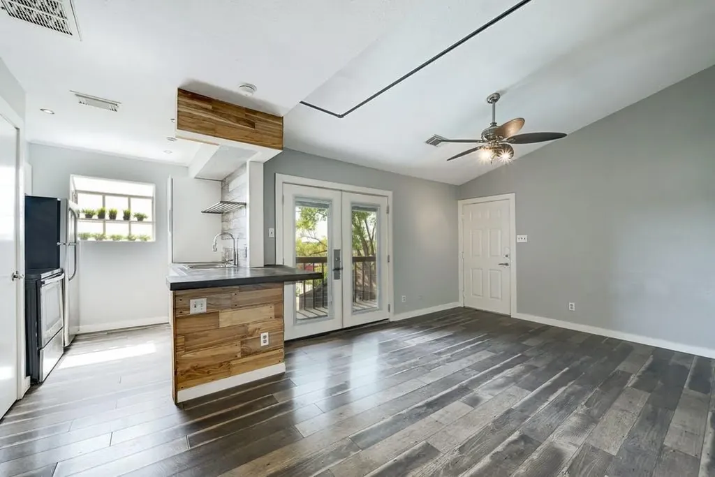6903 Deatonhill Drive Austin TX 78745