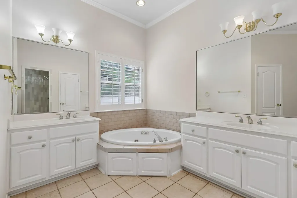 115 Tallstar Drive Lakeway TX 78734