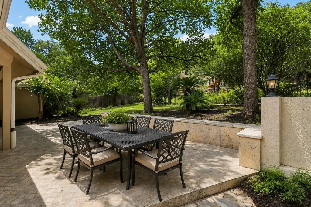 115 Tallstar Drive Lakeway TX 78734