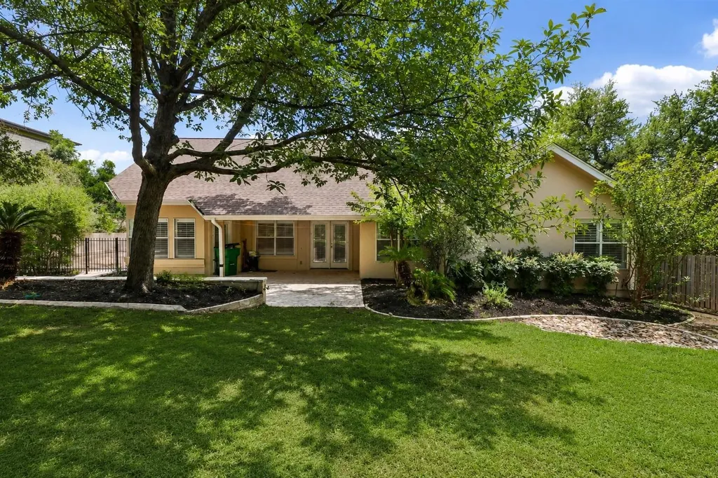 115 Tallstar Drive Lakeway TX 78734