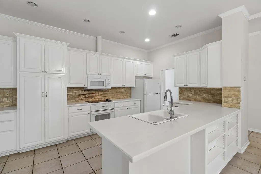 115 Tallstar Drive Lakeway TX 78734