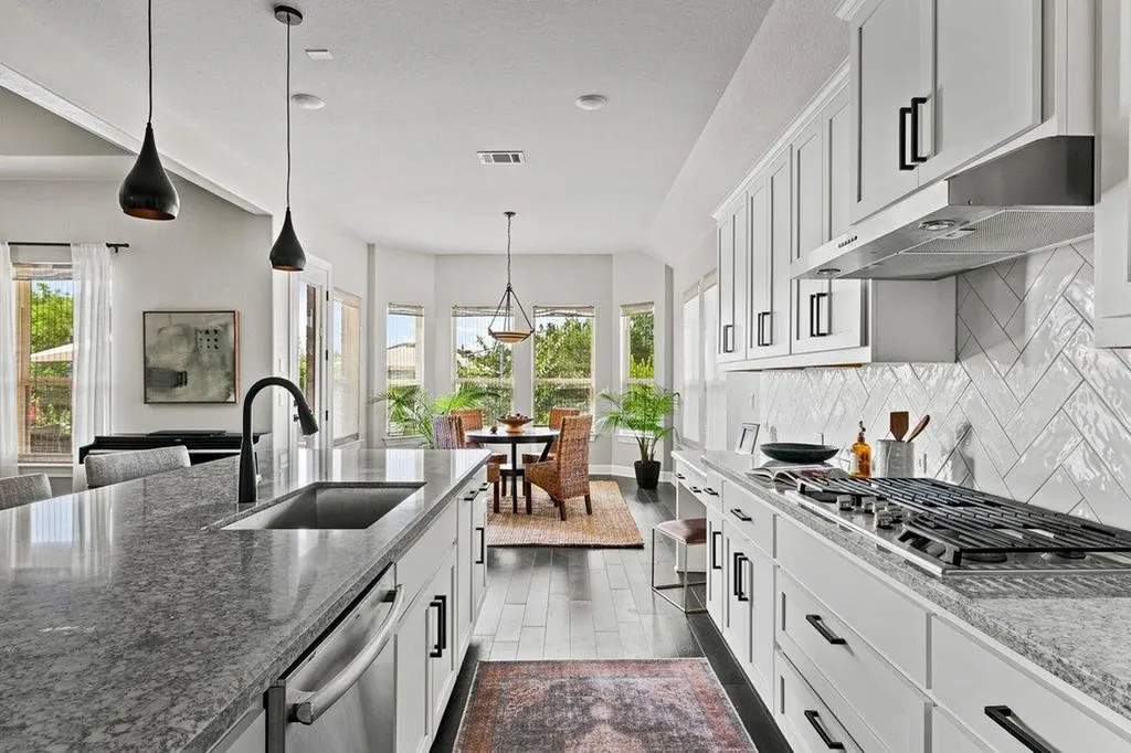 350 Jacksdaw Drive Austin TX 78737