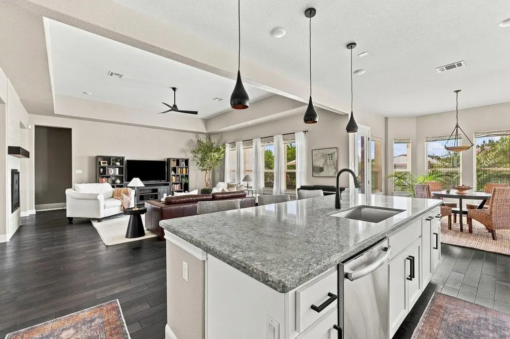 350 Jacksdaw Drive Austin TX 78737