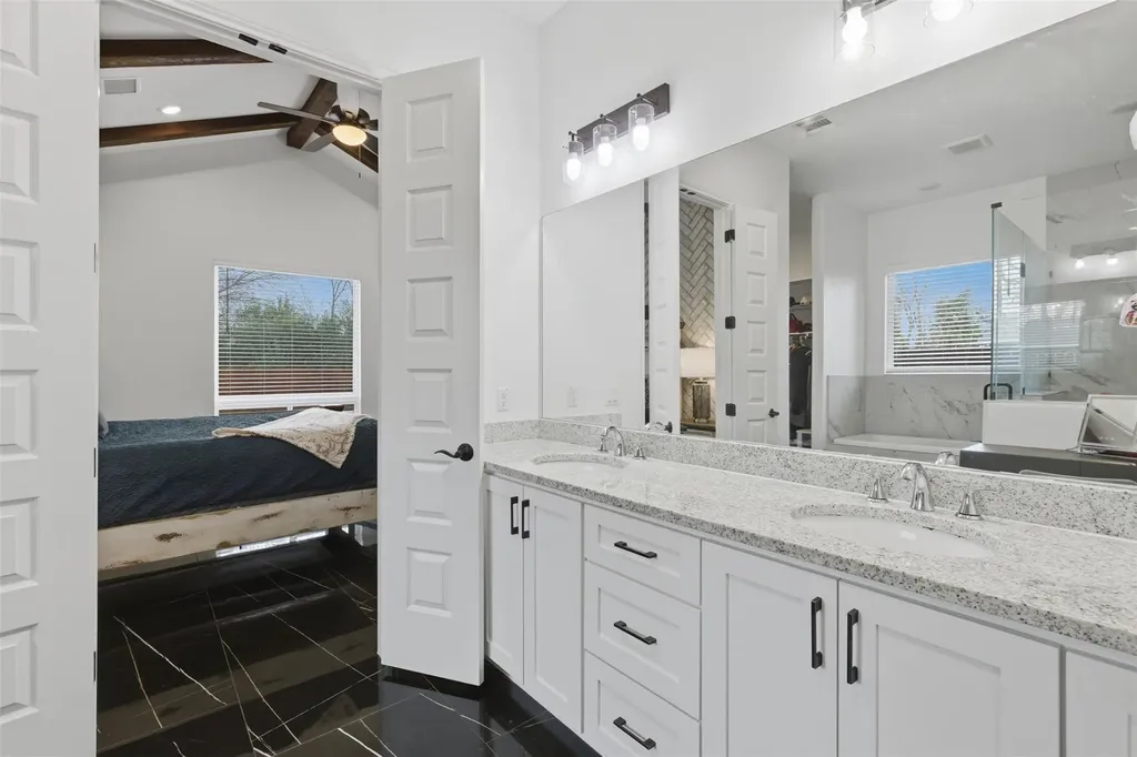 1905 S College Street Georgetown TX 78626