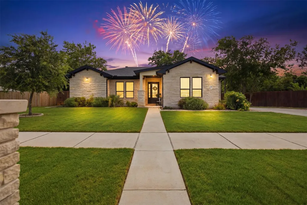 1905 S College Street Georgetown TX 78626