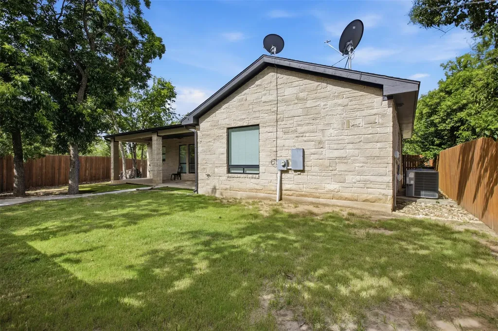 1905 S College Street Georgetown TX 78626