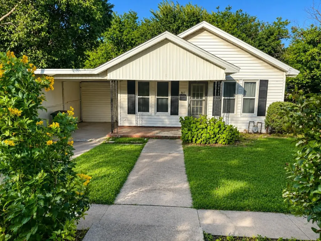 807 S Elm Street Georgetown TX 78626