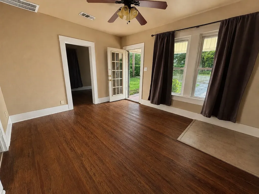 807 S Elm Street Georgetown TX 78626