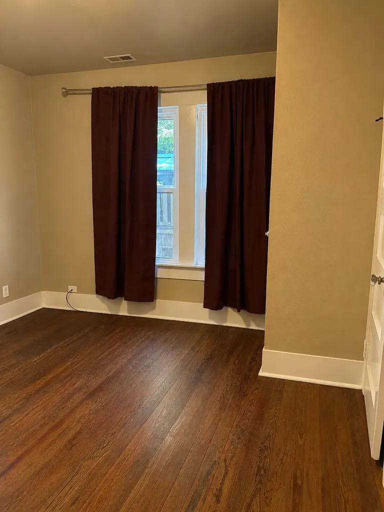 807 S Elm Street Georgetown TX 78626