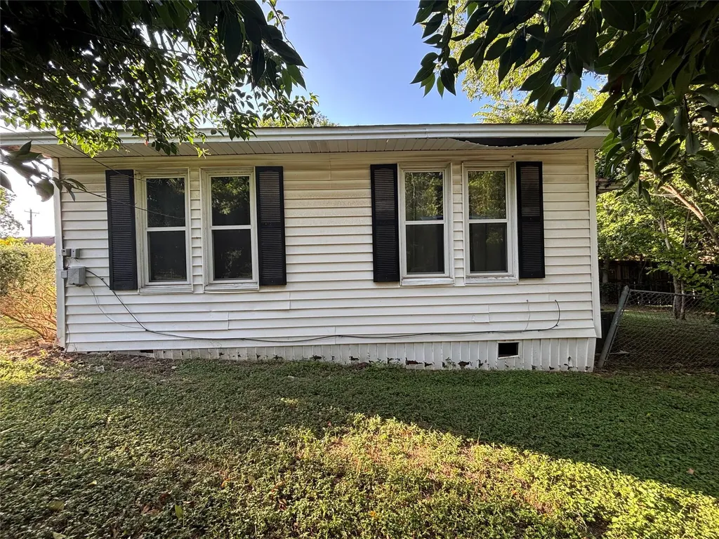 807 S Elm Street Georgetown TX 78626