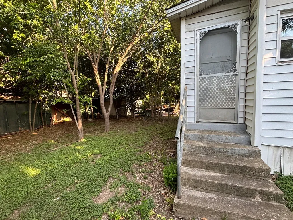 807 S Elm Street Georgetown TX 78626