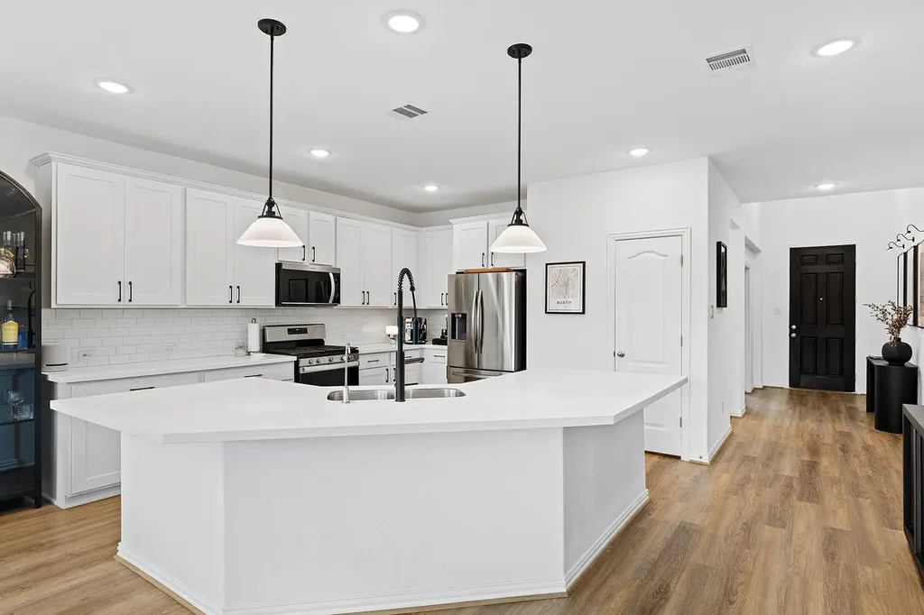 1601 Harrongton Way Leander TX 78641