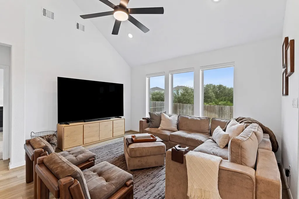 1601 Harrongton Way Leander TX 78641
