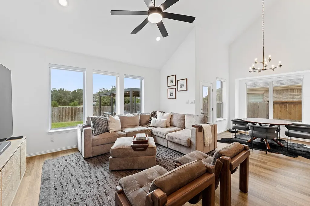 1601 Harrongton Way Leander TX 78641