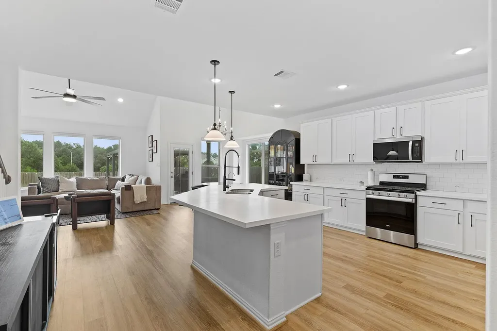 1601 Harrongton Way Leander TX 78641