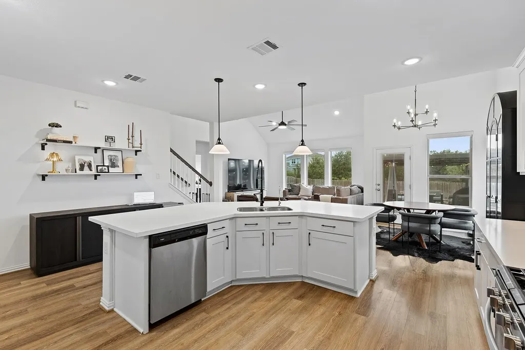 1601 Harrongton Way Leander TX 78641