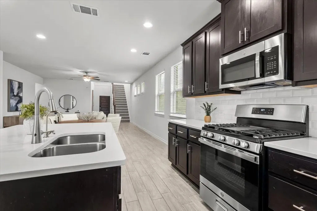 7603 Elk Grove Path Austin TX 78754