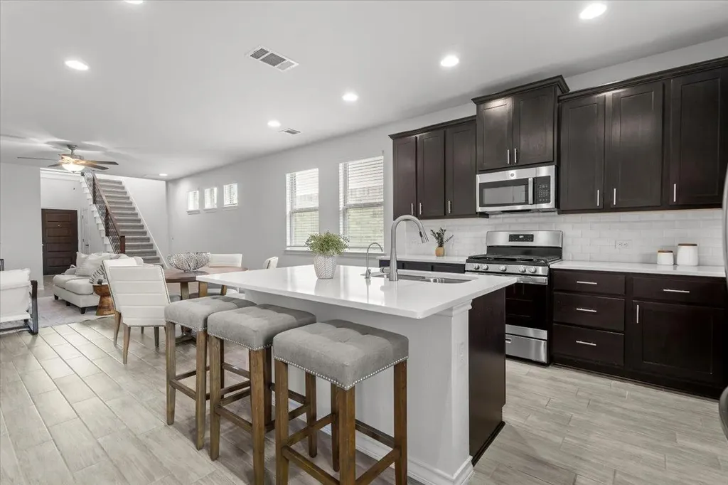 7603 Elk Grove Path Austin TX 78754