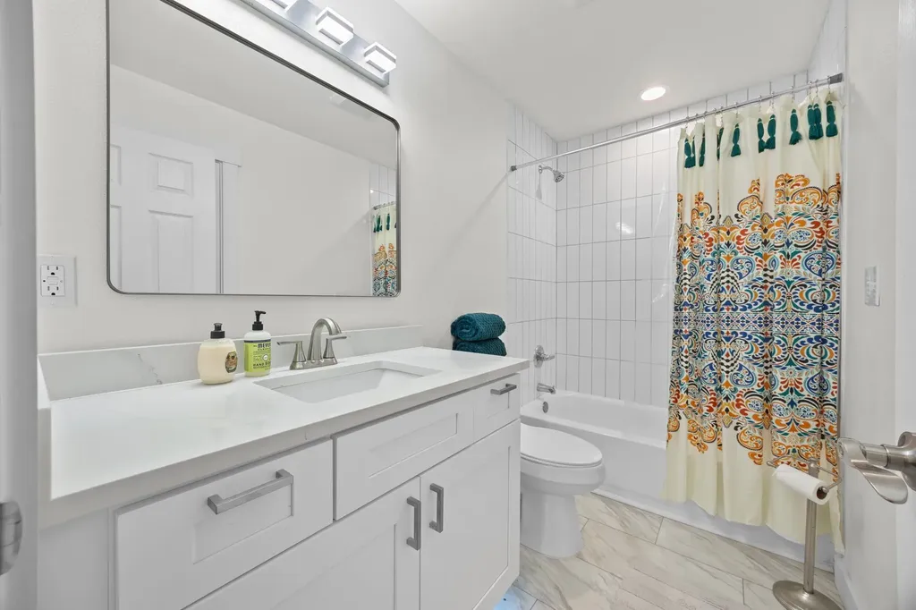 24502 Long Hollow Trail Leander TX 78641