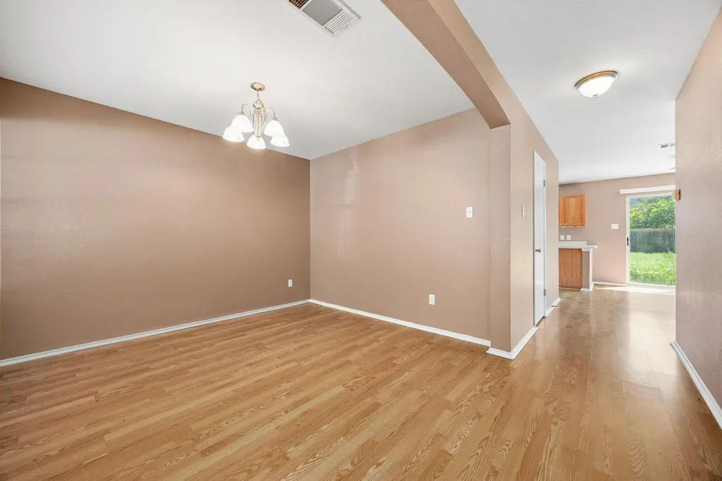 12033 Kilmartin Lane Austin TX 78754