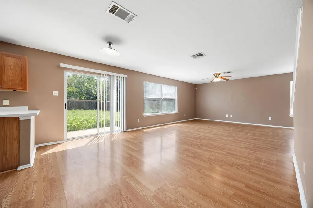 12033 Kilmartin Lane Austin TX 78754