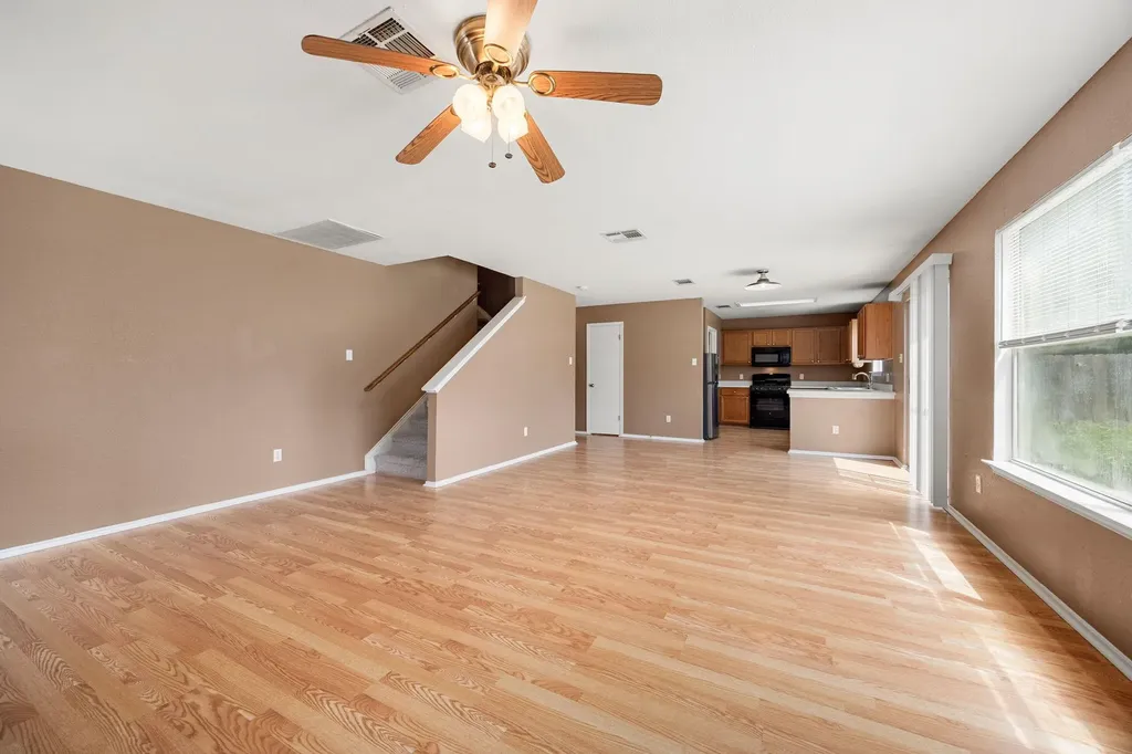 12033 Kilmartin Lane Austin TX 78754