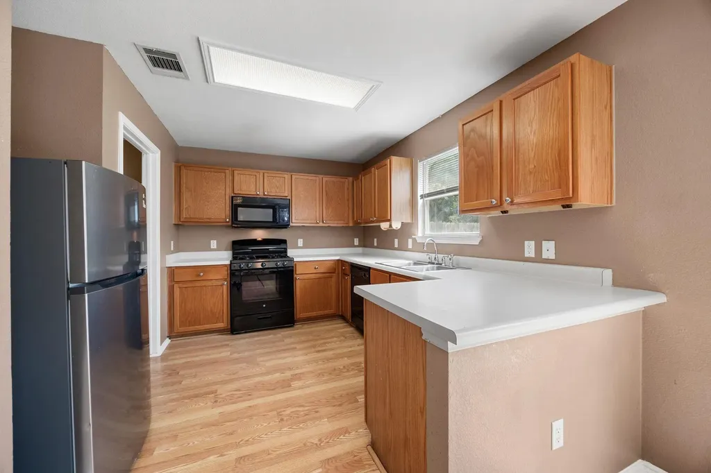 12033 Kilmartin Lane Austin TX 78754