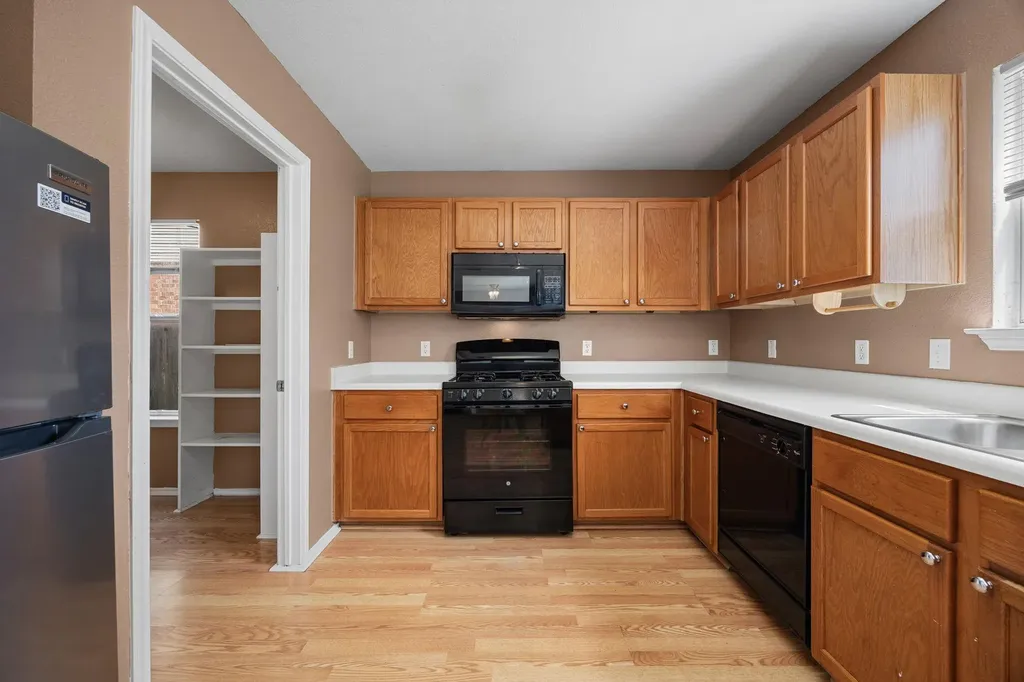 12033 Kilmartin Lane Austin TX 78754