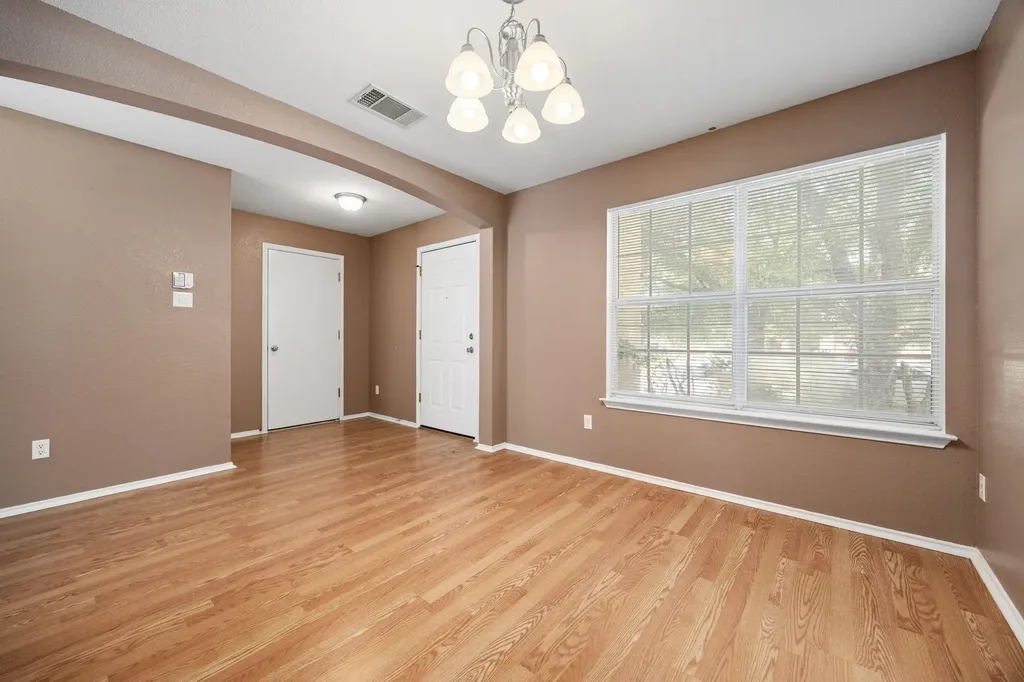 12033 Kilmartin Lane Austin TX 78754
